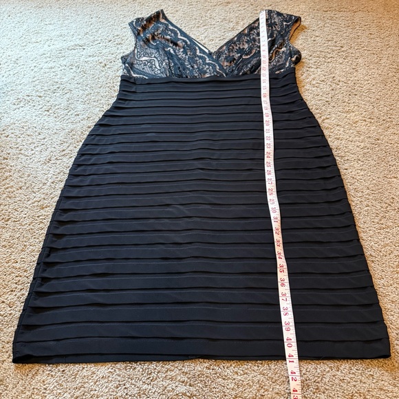 Adrianna Papell Black Lace V-Neck Midi Dress - Picture 3 of 9